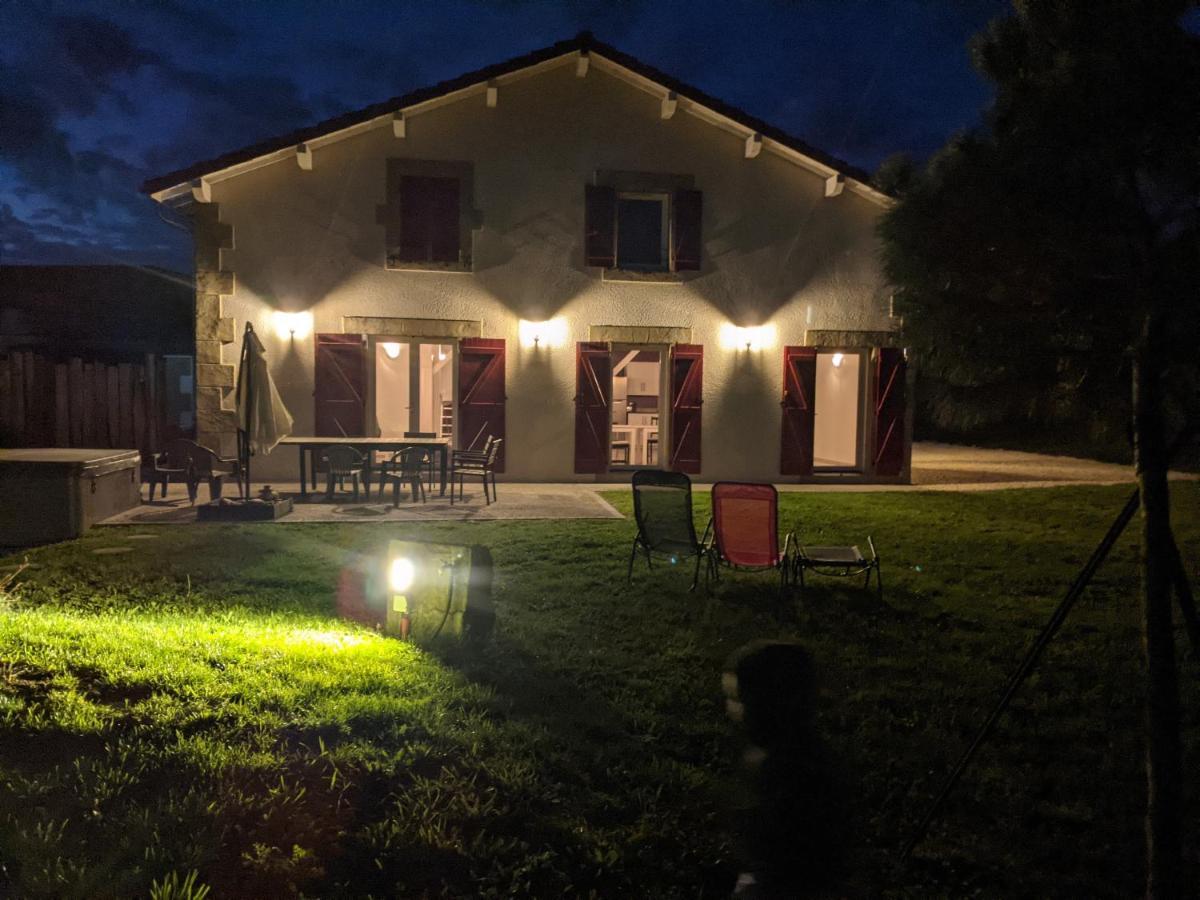 Au De La Cascade Villa
