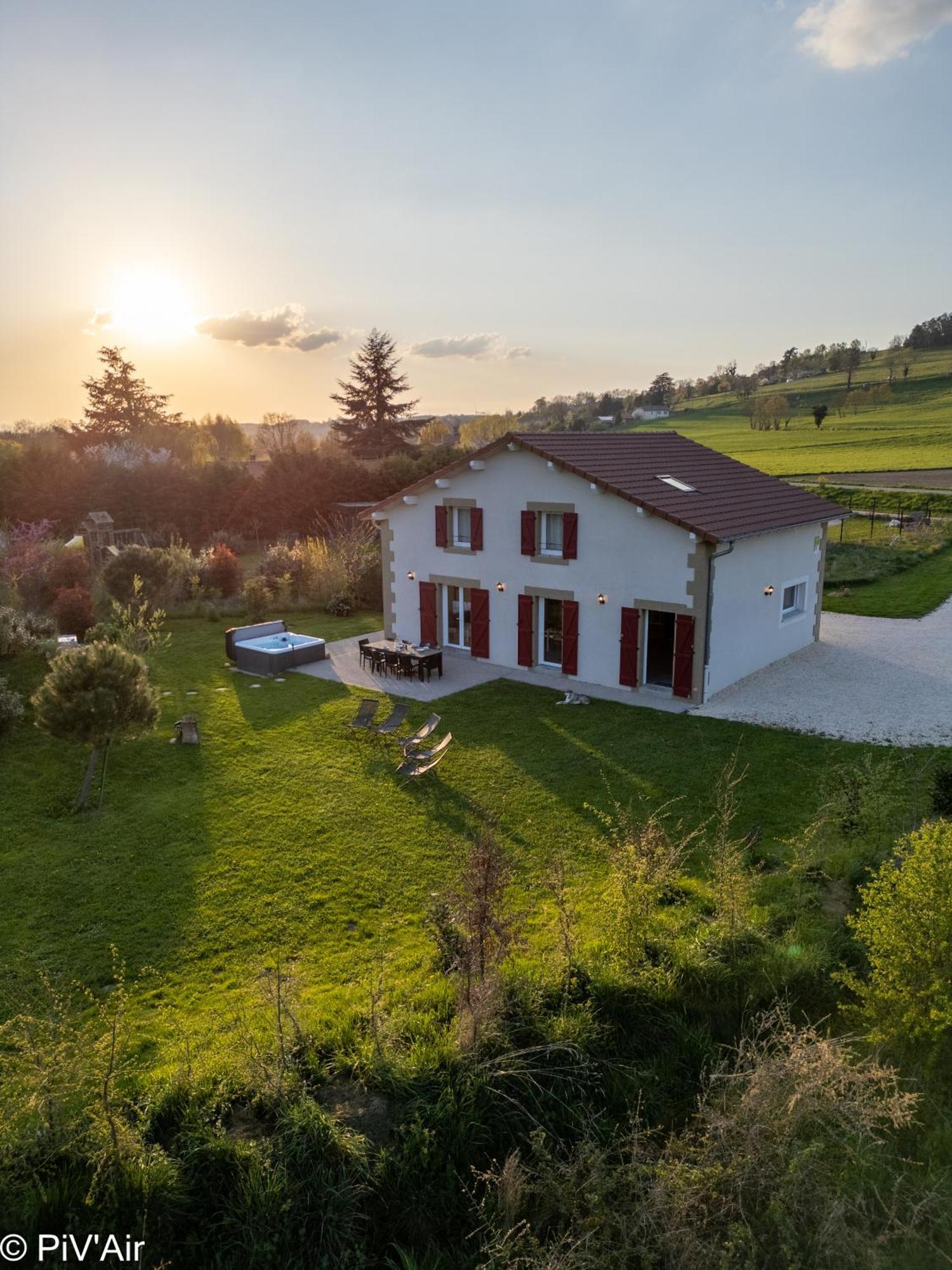Au De La Cascade Villa
